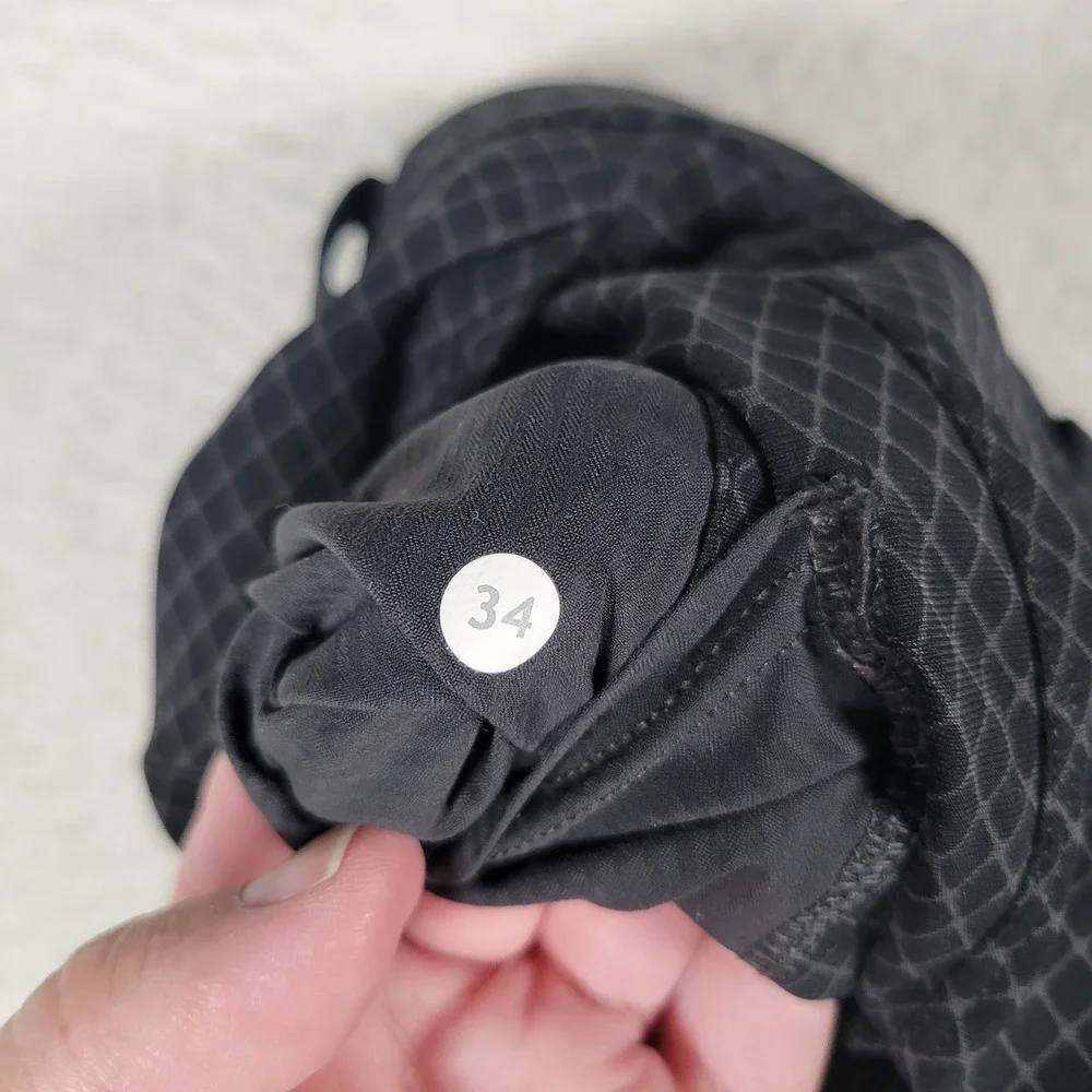 Lululemon Commission Shorts Men 34 Black Gray Diamond Grid Pattern Technical